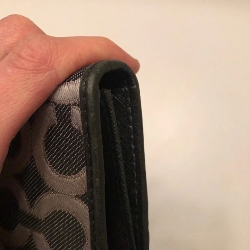 COACH Madison op art wallet
